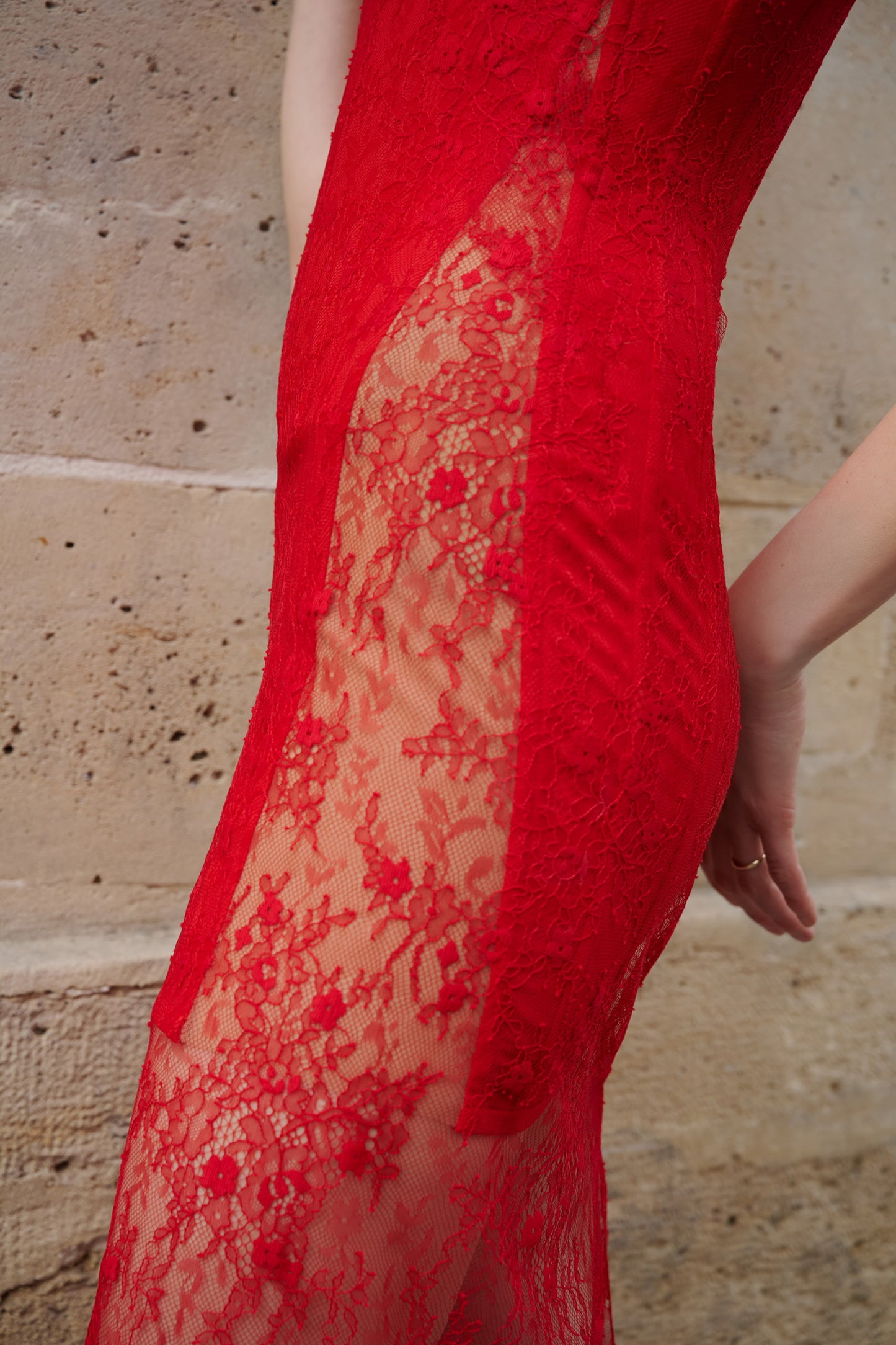 CORSET LACE DRESS DRAMATIC RED