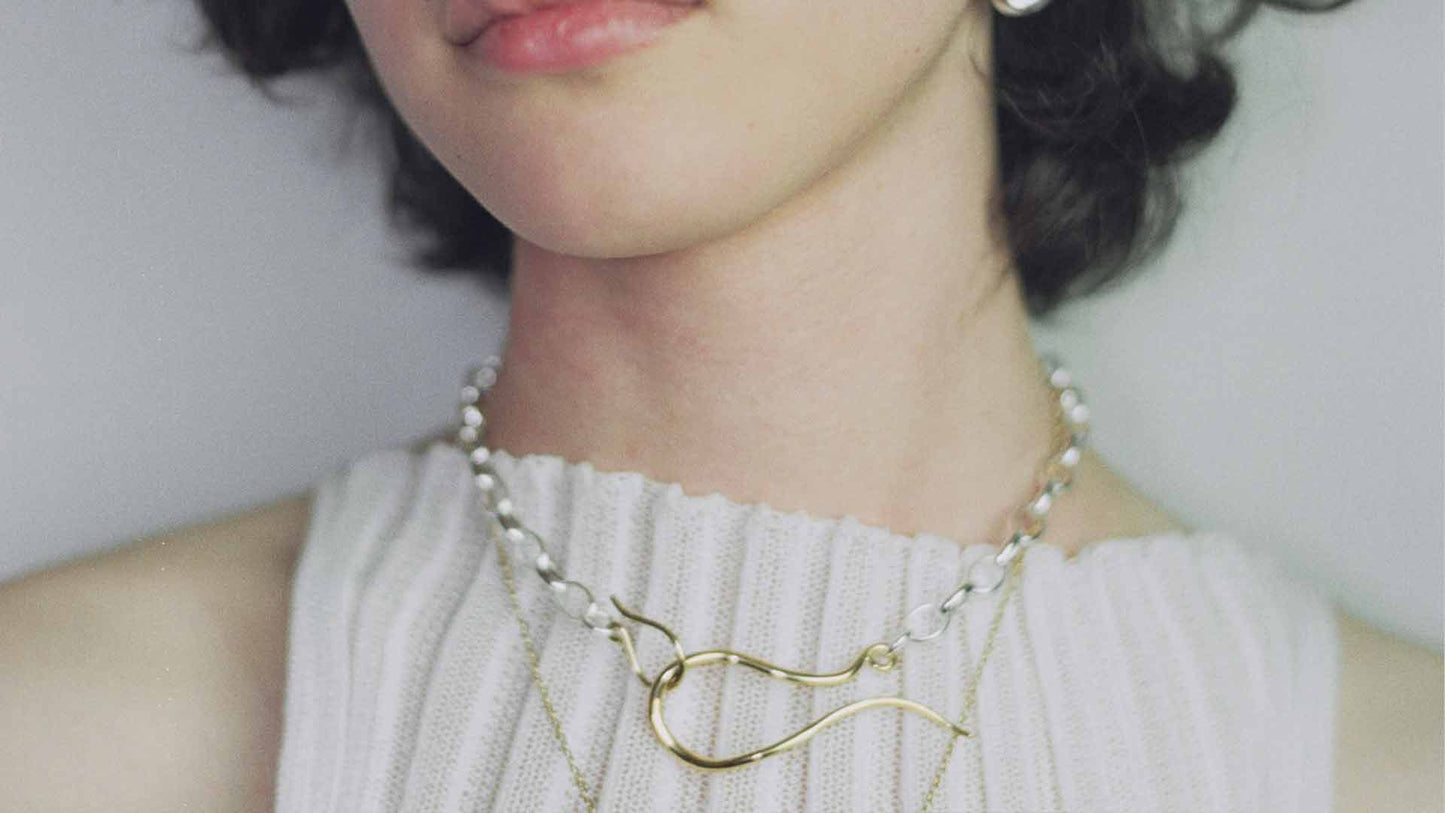 SWAN NECK NECKLACE