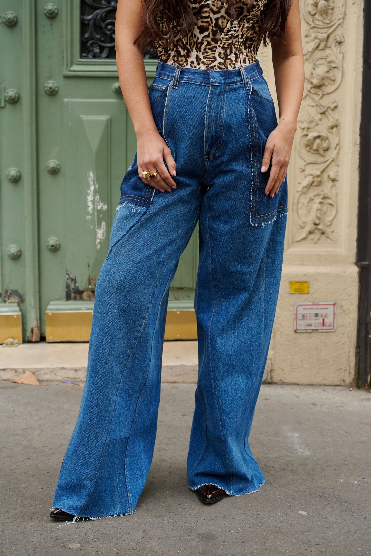 REWORKED BLUE JEANS WITH CONTRASTED POCKETS