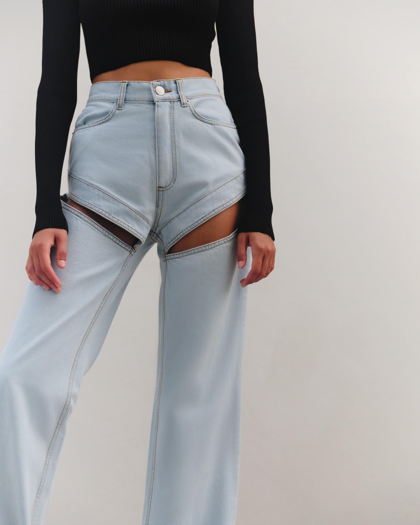 CUT OUT FADED JEANS