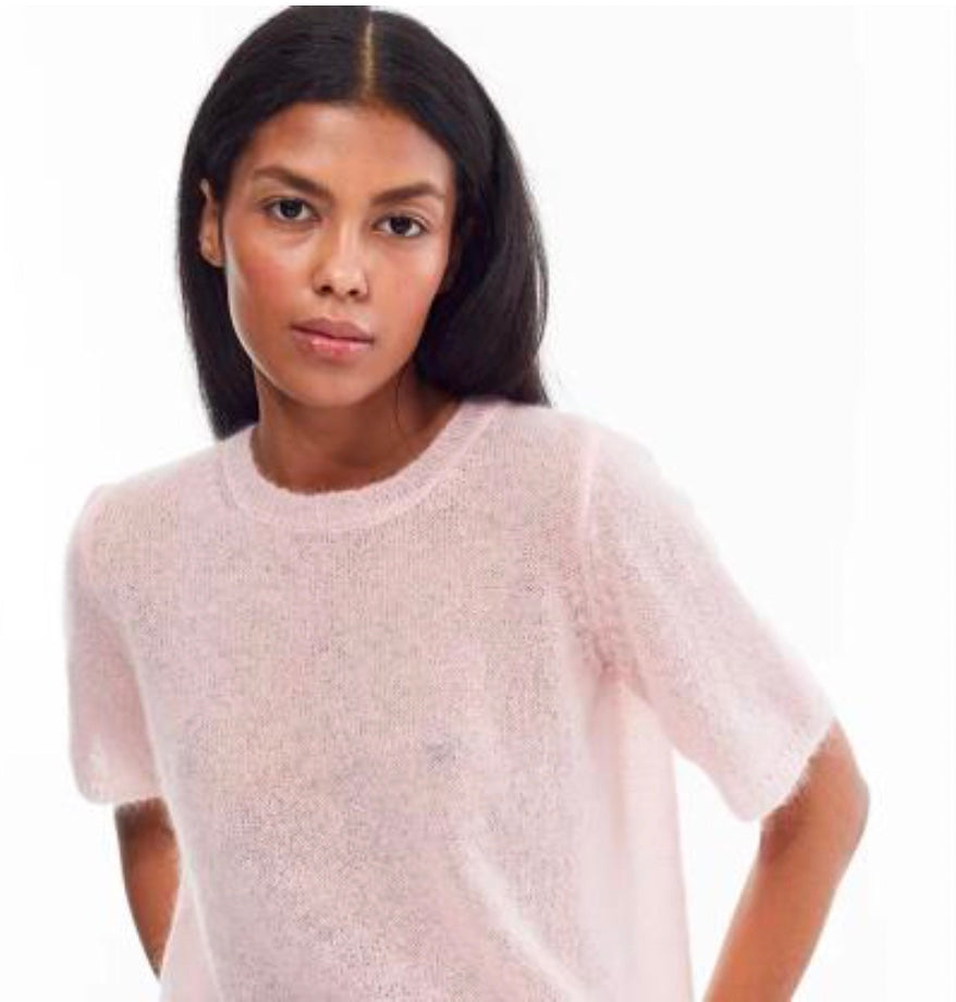 KNITTED T-SHIRT IN PALE PINK